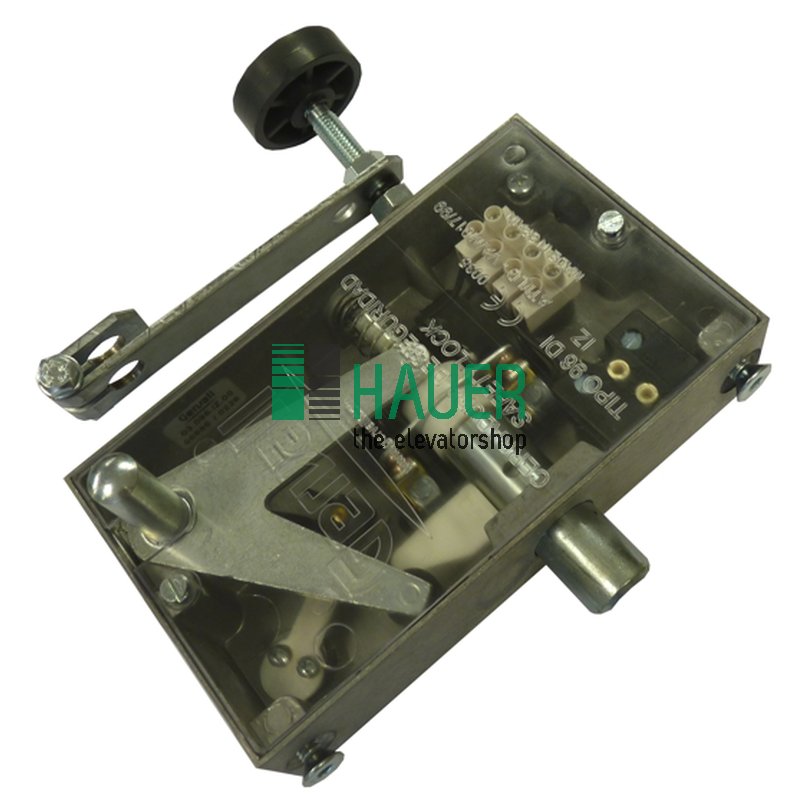 Door lock, right hand, chamfered locking pin